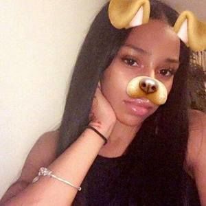 Meet your Posher, Nae